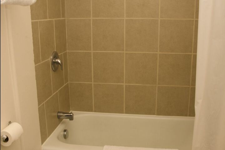Room 15 of 32