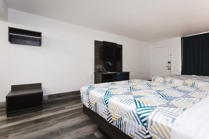 Room 10 of 40