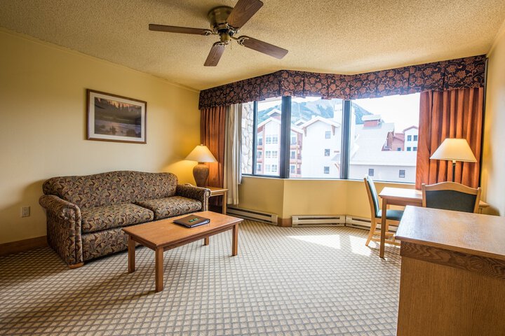 Room 52 of 87