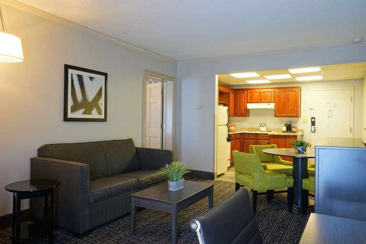 Room 18 of 33