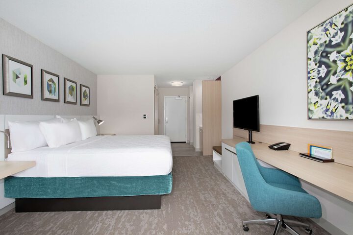 Room 14 of 32