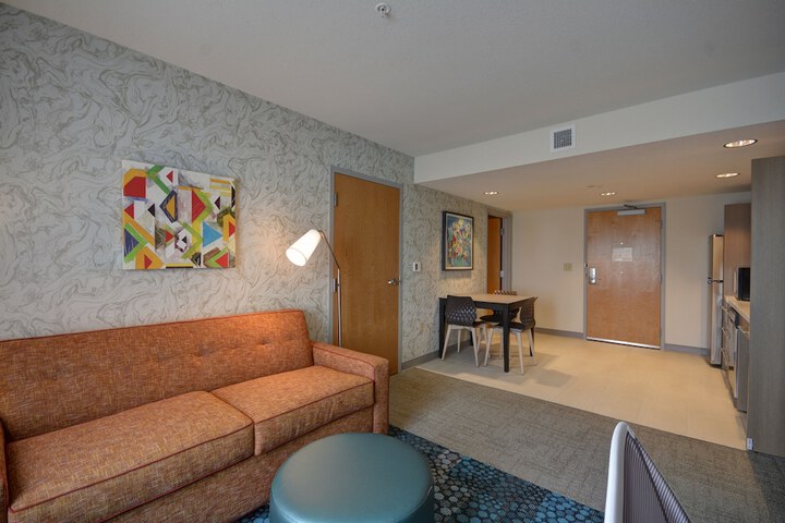 Room 43 of 63