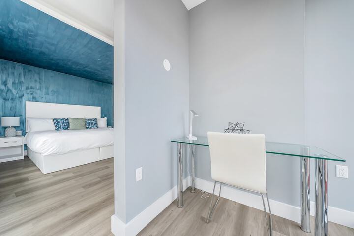 Global Luxury Suites at the Arches