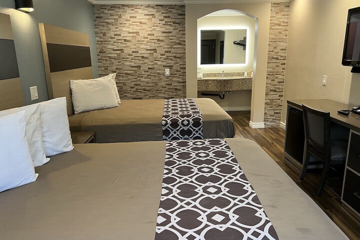 Room 35 of 66