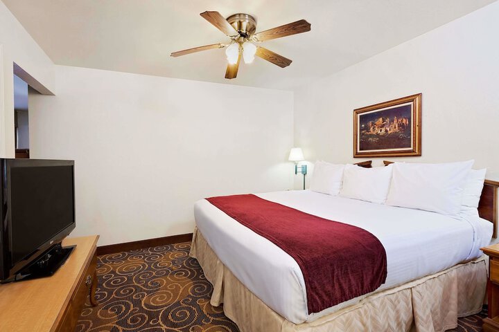 Room 14 of 18