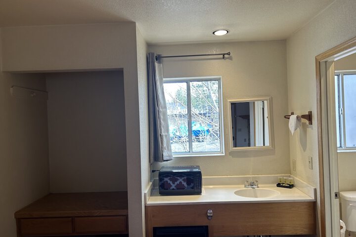 Room 72 of 84