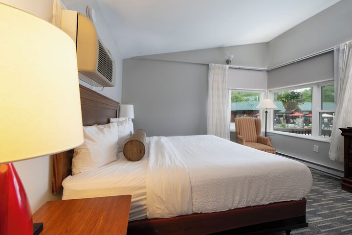 Scottys Lakeside Resort