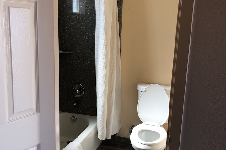Room 7 of 35