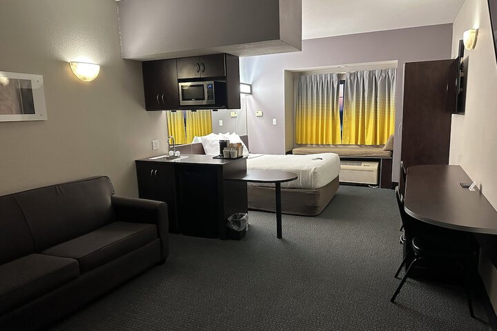 Microtel Inn & Suites by Wyndham Quincy Downtown / River Area