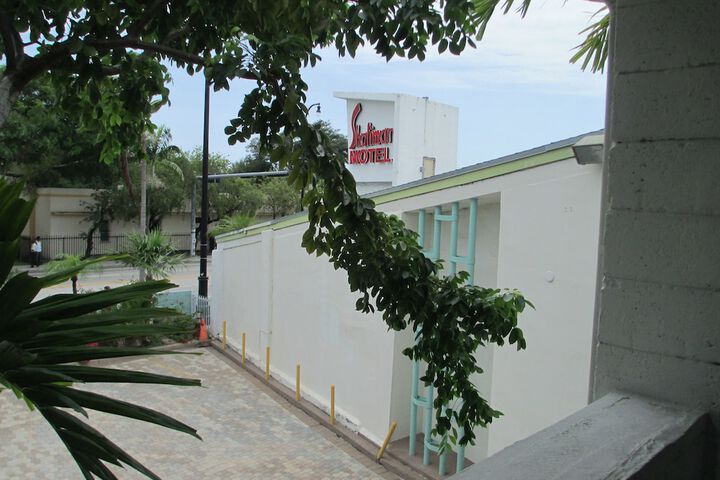 Hotel 2 of 51