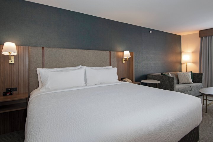 Holiday Inn Hotel & Suites Kamloops by IHG