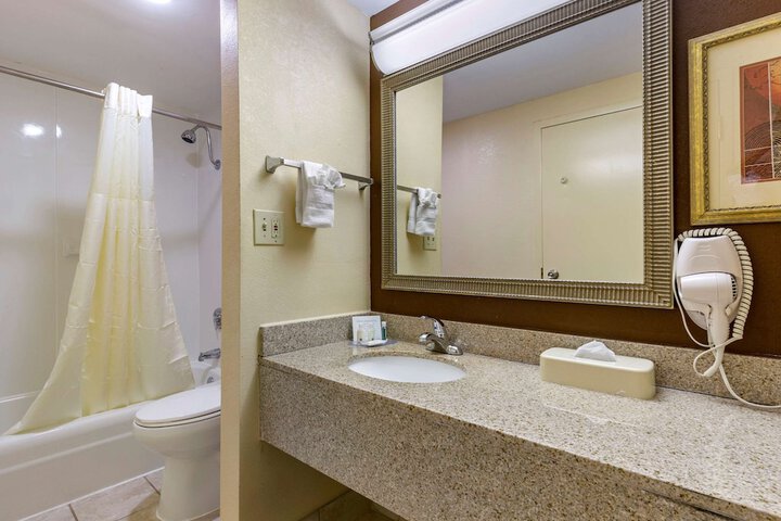 Room 44 of 68