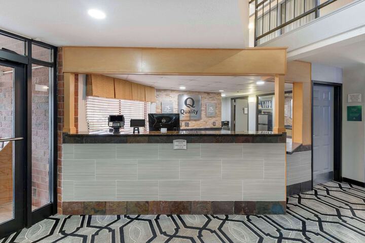 Quality Inn & Suites Mayo Clinic Area