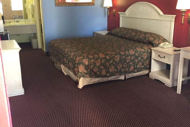 Room 20 of 34