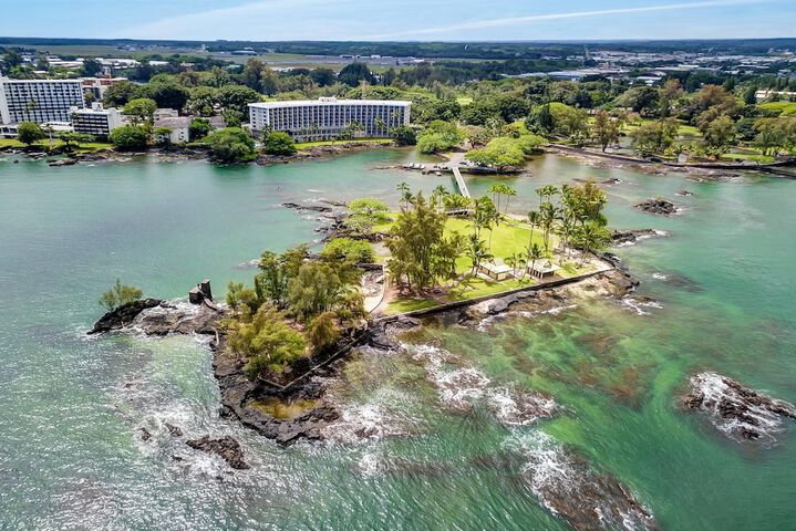Hilo Hawaiian Hotel Trademark Collection by Wyndham