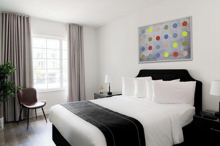 Room 28 of 35