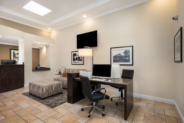 Business Center 38 of 38