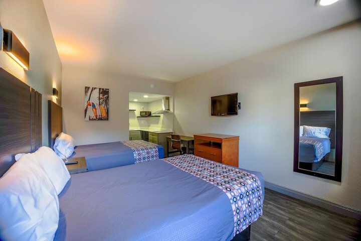 Room 72 of 126