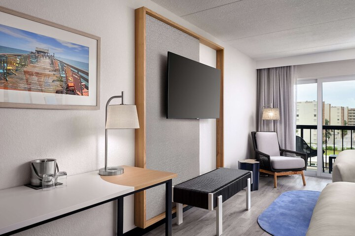 Room 33 of 62