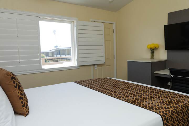Room 105 of 155