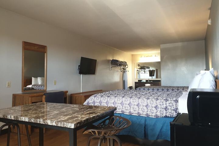 Riata Inn