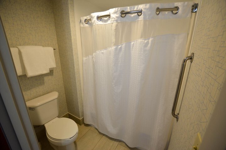 Holiday Inn Express Pittsburgh-Bridgeville by IHG