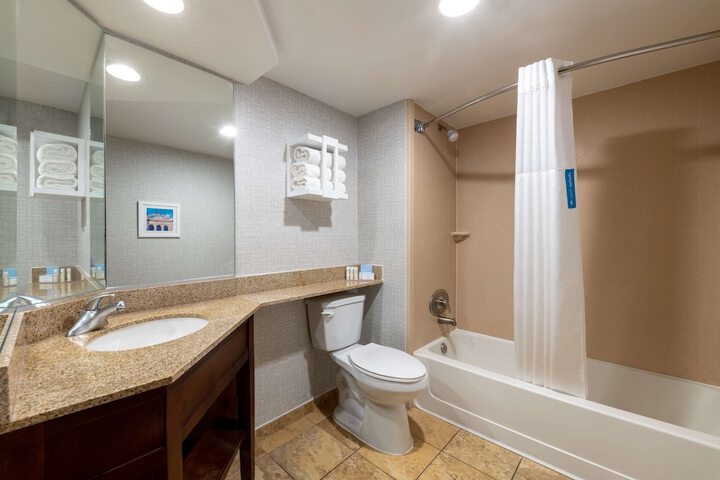 Room 10 of 27