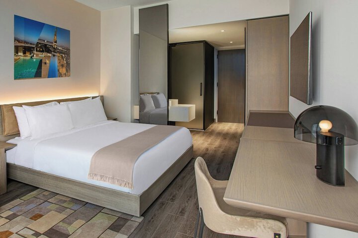 Room 25 of 104