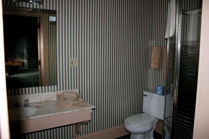 Room 23 of 42