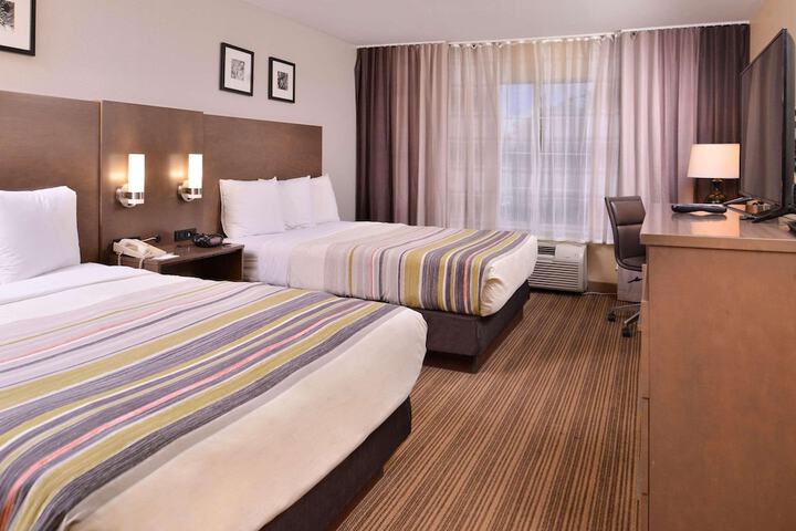 Country Inn & Suites by Radisson Omaha Airport, IA