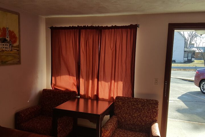 Room 18 of 38
