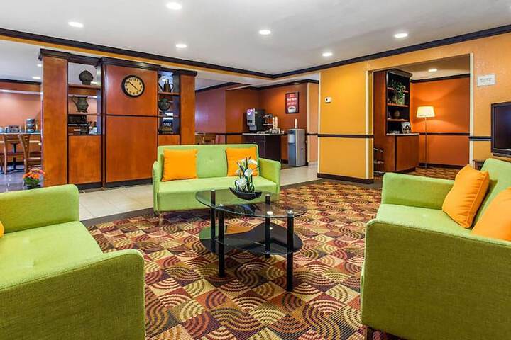 Hotel Interior 10 of 31