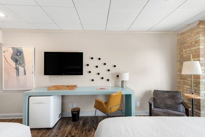 Room 80 of 250