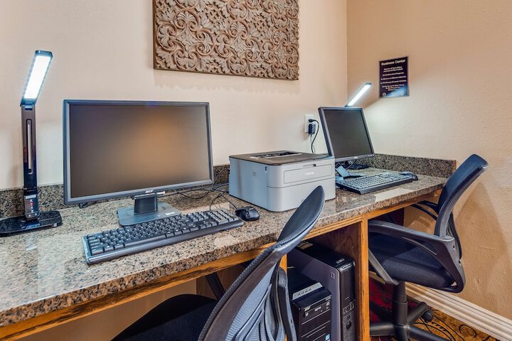 Business Center 25 of 25