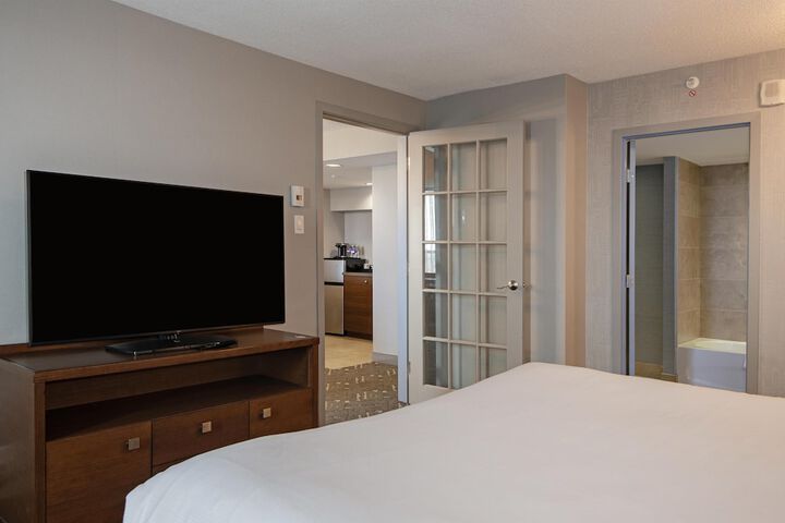 DoubleTree by Hilton Hotel West Edmonton
