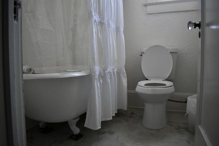 Room 74 of 104