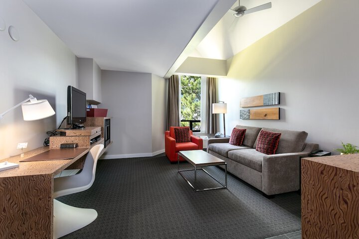 Adara Hotel