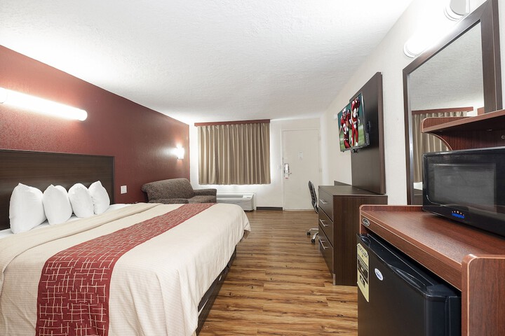 Room 13 of 30