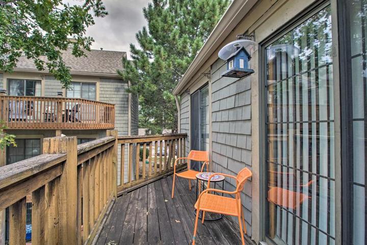 Shawnee Condo 10 Mi to Downtown Kansas City!