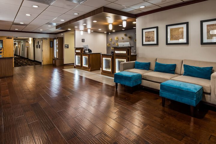 Hotel Interior 11 of 34