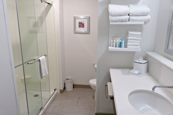 Room 16 of 32