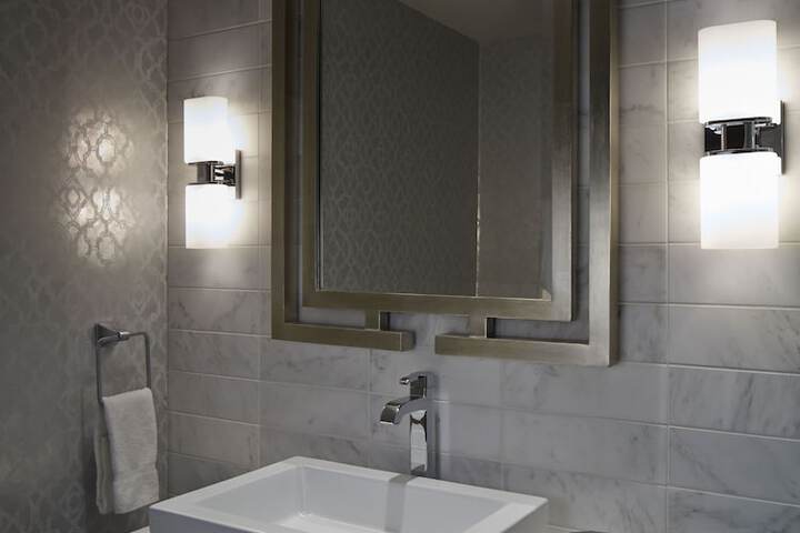 InterContinental Chicago Magnificent Mile by IHG