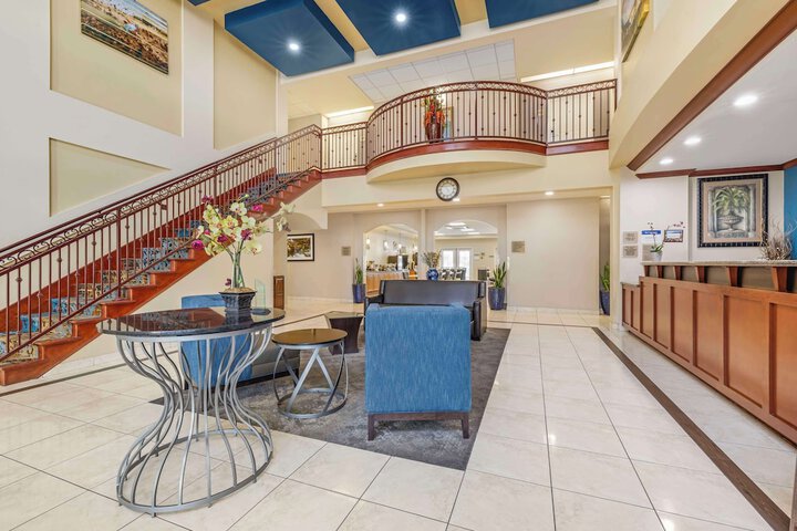 Best Western Plus Lake Elsinore Inn & Suites