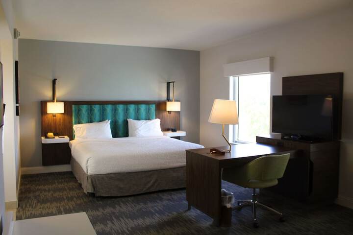 Room 82 of 121