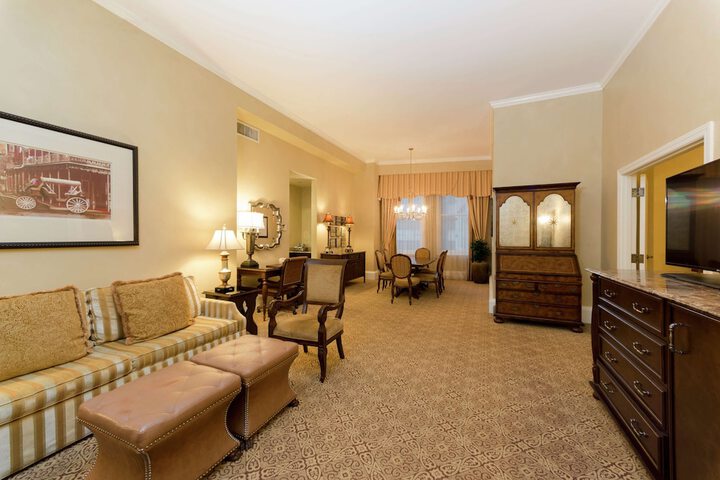 Room 122 of 259