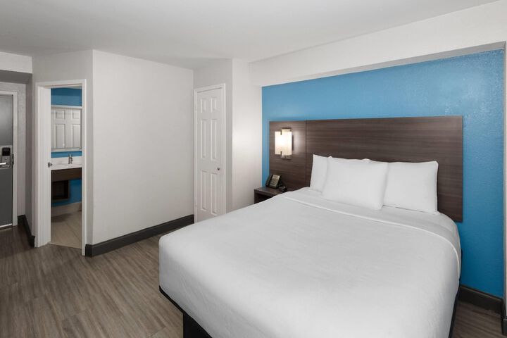 La Quinta Inn & Suites by Wyndham Houston Stafford Sugarland