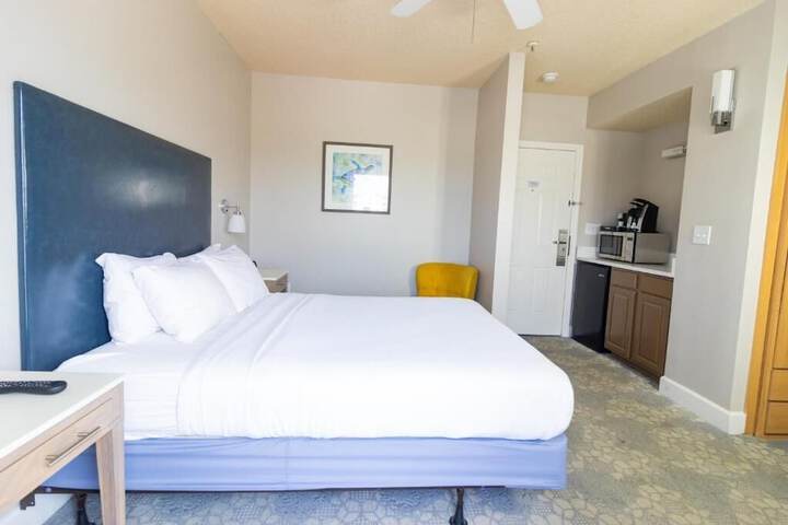 Seaside Amelia Inn