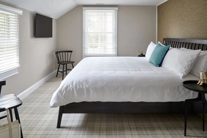 The Kent Collection - The Firefly Inn