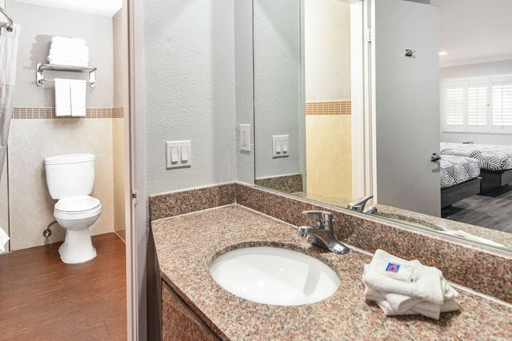 Room 35 of 42