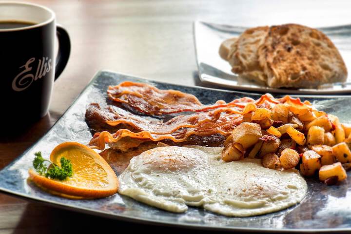 Breakfast/Coffee Service 38 of 54